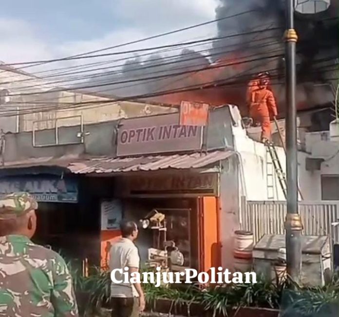 Toko Aksesoris di Cianjur Terbakar Dugaan Sementara Dari Konsleting Listrik