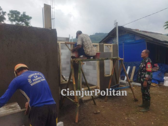 Babinsa dan Dermawan Wujudkan Rumah Layak bagi Keluarga Korban Gempa Cianjur