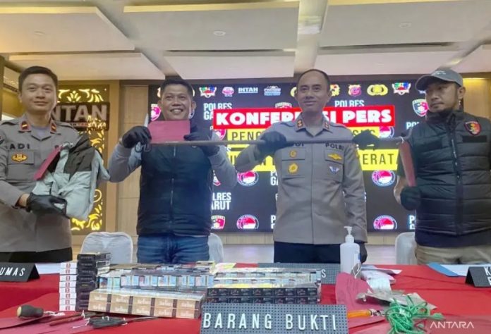 Teror Pembobol Minimarket