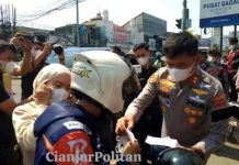 Respont Cepat, Polres Cianjur dan Wartawan Bagikan 2.000 Masker Buat Pengguna Jalan