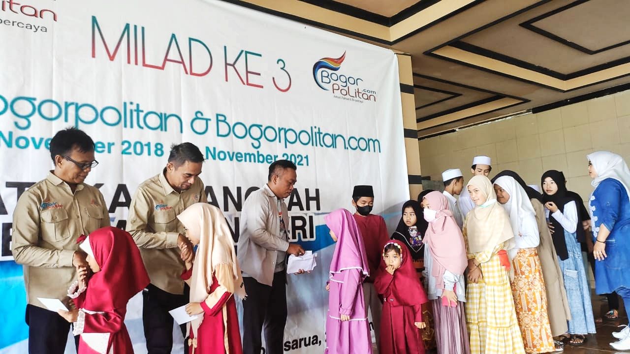 Satukan Langkah Membangun NKRI, Milad Ke-3 BogorPolitan Bagikan Santunan Yatim
