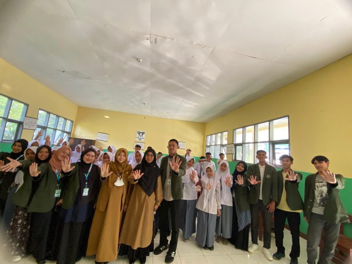Mahasiswa KKN STAI Al-Azhary Gelar Edukasi Bahaya Seks Bebas di MA Al-Falah