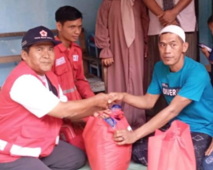 PMI Kabupaten Bogor Sambangi Korban Duka Majelis Taklim Roboh, Beri Uang Duka dan Sembako
