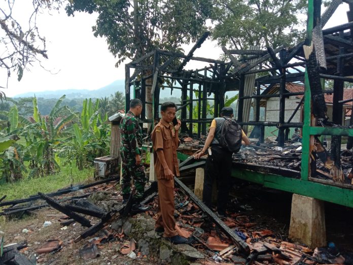 Korsleting Listrik Diduga Jadi Pemicu Kebakaran Kobong Santri di Ponpes Darul Iptida Korsleting listrik