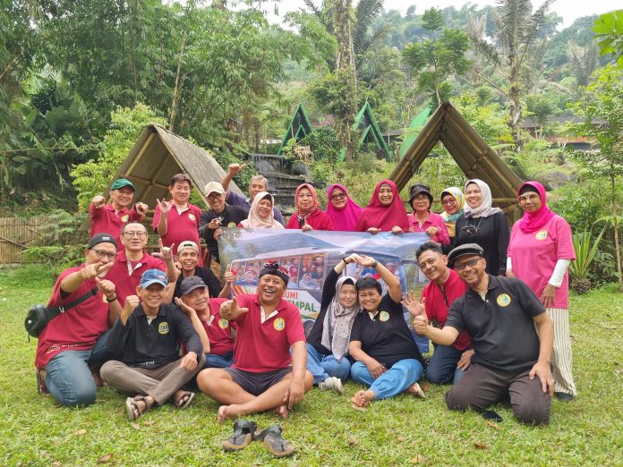 Reuni Penuh Kehangatan, Kelas 3 IPA 4 SMAN 16 Palmerah Angkatan 85 Gelar