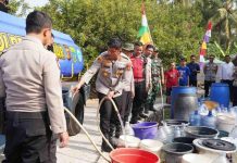 Beberapa Wilayah di Kabupaten Cianjur Mulai Kekeringan Polres Cianjur dan PMI Salurkan Air Bersih