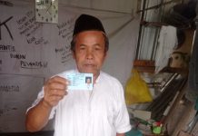 Berdinding Triplek Bekas, Lansia Hidup Sebatang Kara Merawat Luka Tak Kunjung Sembuh